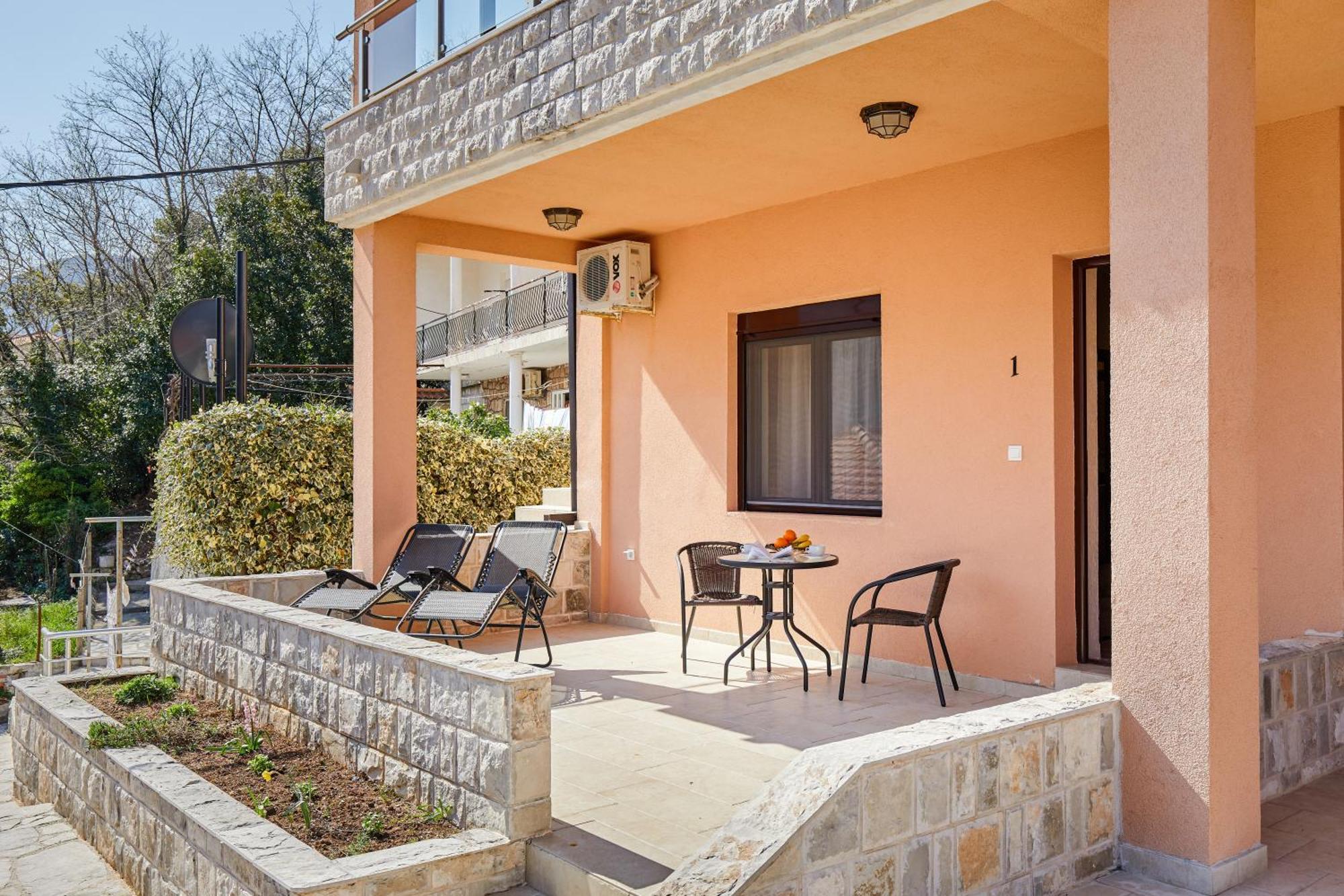 Apartments Barbara Cattaro Esterno foto